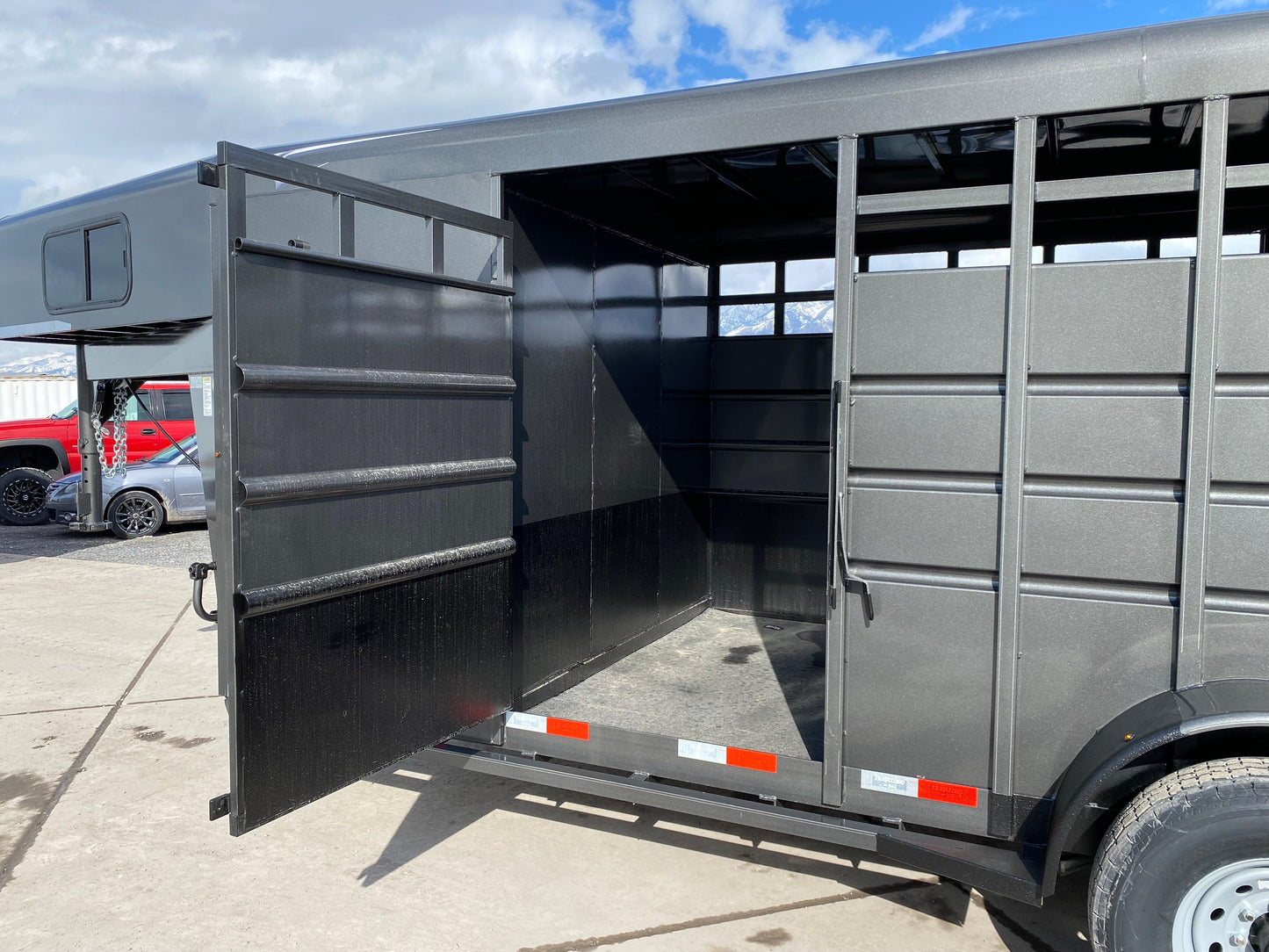 2023 Travalong 20' Livestock Trailer